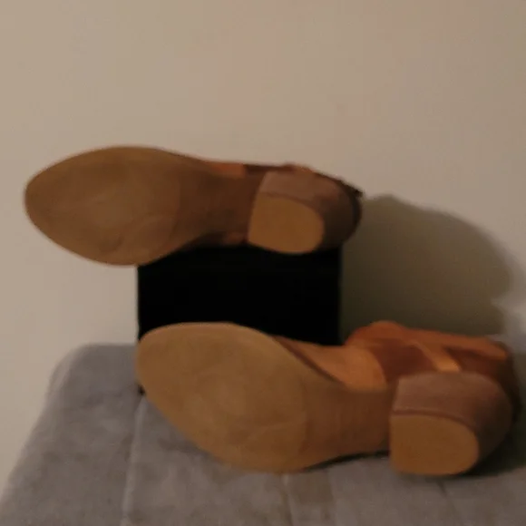Korks Rohit Strap Bootie - Picture 4 of 6